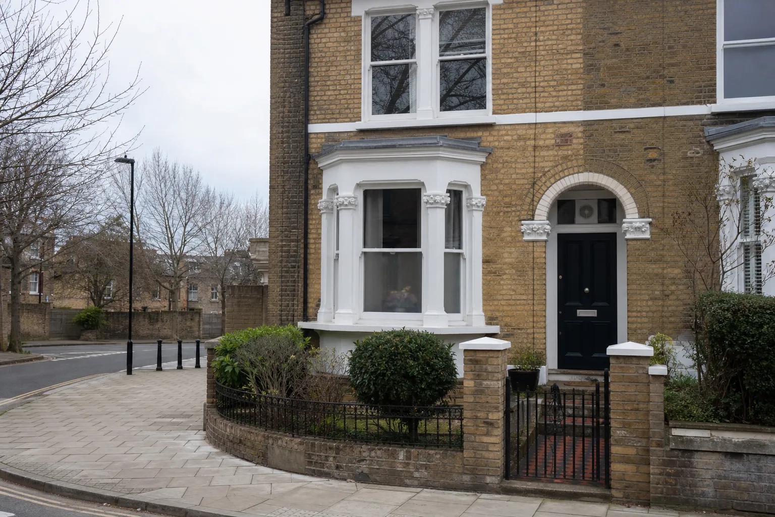 London street of victorian and edwardian terraces